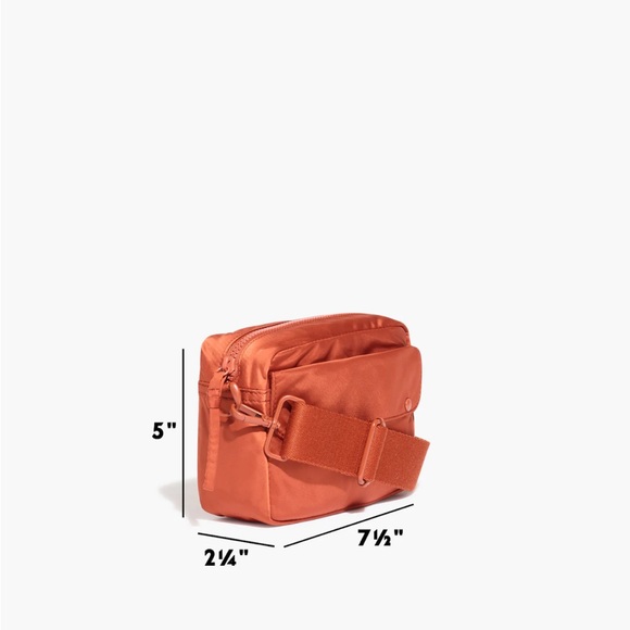 EUC Madewell - The Sport Fanny/Crossbody Bag in Colorblock in Dark Baltic Multi - Picture 10 of 10